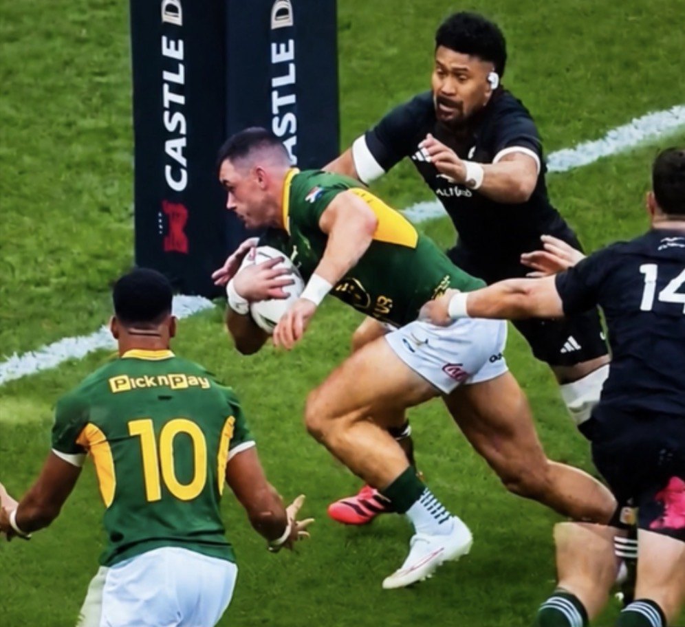 South Africa breaks the All Blacks line in Cape Town